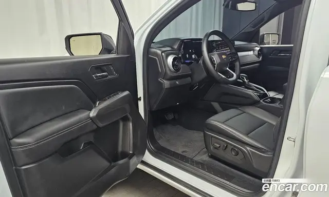 Chevrolet Colorado 2023 2.7 автомат (гидро), миниатюра 12