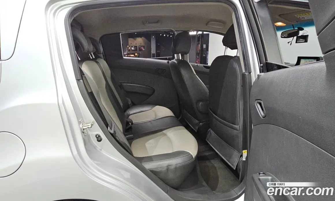 Chevrolet Spark 2011 1.0 автомат (гидро), фото 16