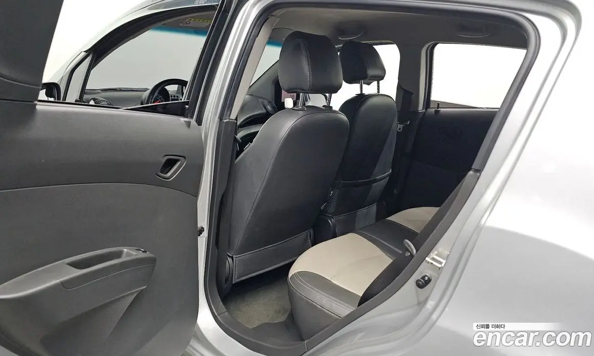 Chevrolet Spark 2011 1.0 автомат (гидро), фото 17