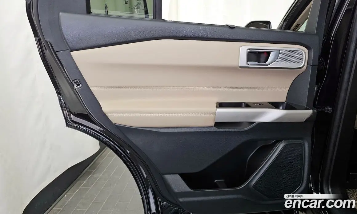 Ford Explorer 2022 2.3 автомат (гидро), фото 15
