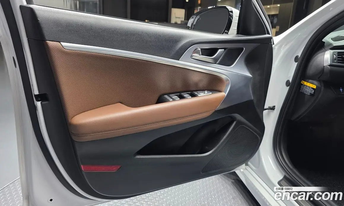 Genesis G70 2019 2.0 автомат (гидро), фото 14 Genesis G70 2019 2.0 автомат (гидро), фото 14