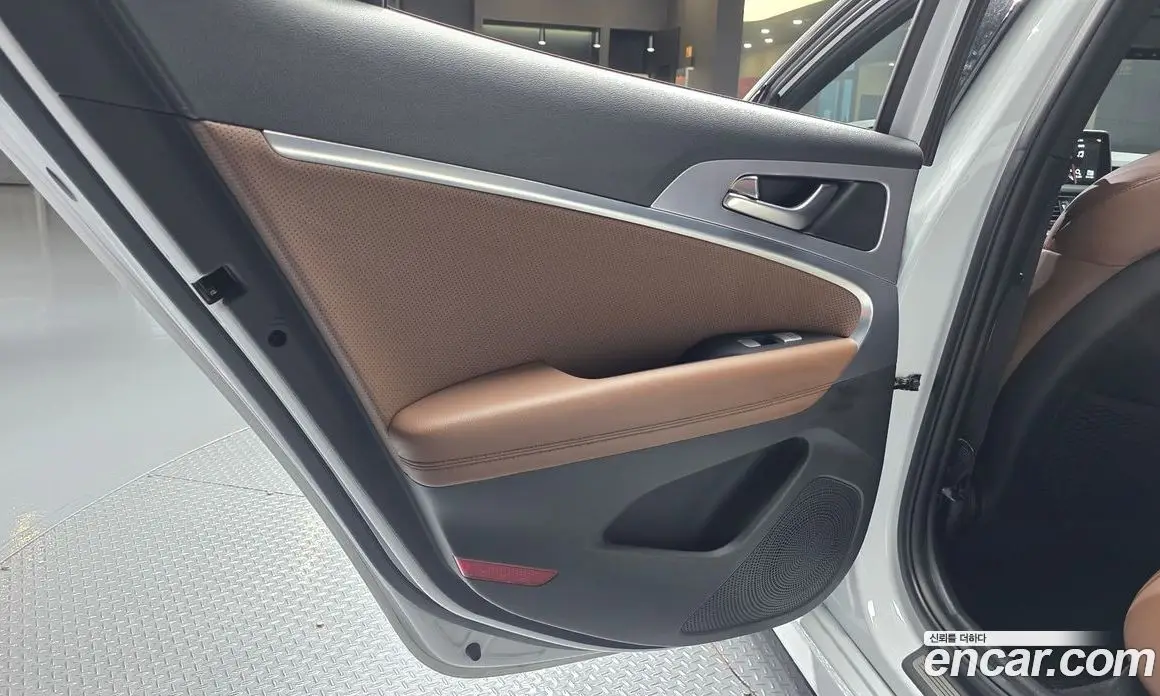 Genesis G70 2019 2.0 автомат (гидро), фото 15 Genesis G70 2019 2.0 автомат (гидро), фото 15