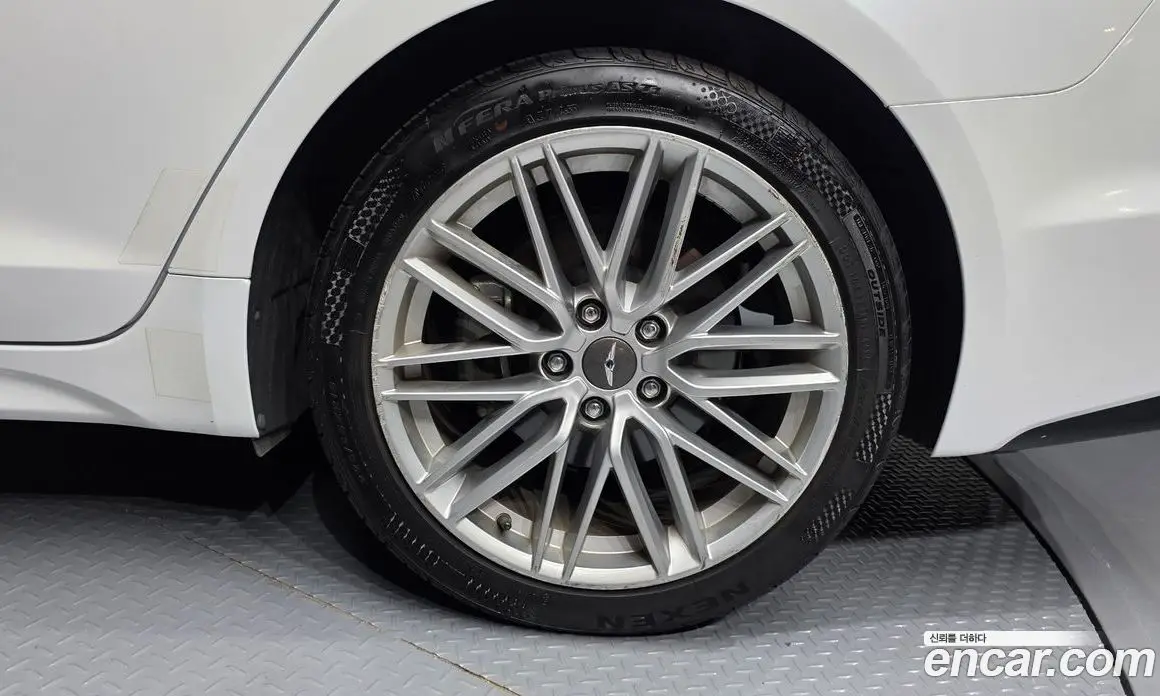 Genesis G70 2019 2.0 автомат (гидро), фото 7 Genesis G70 2019 2.0 автомат (гидро), фото 7