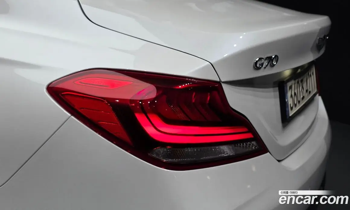 Genesis G70 2019 2.0 автомат (гидро), фото 9 Genesis G70 2019 2.0 автомат (гидро), фото 9