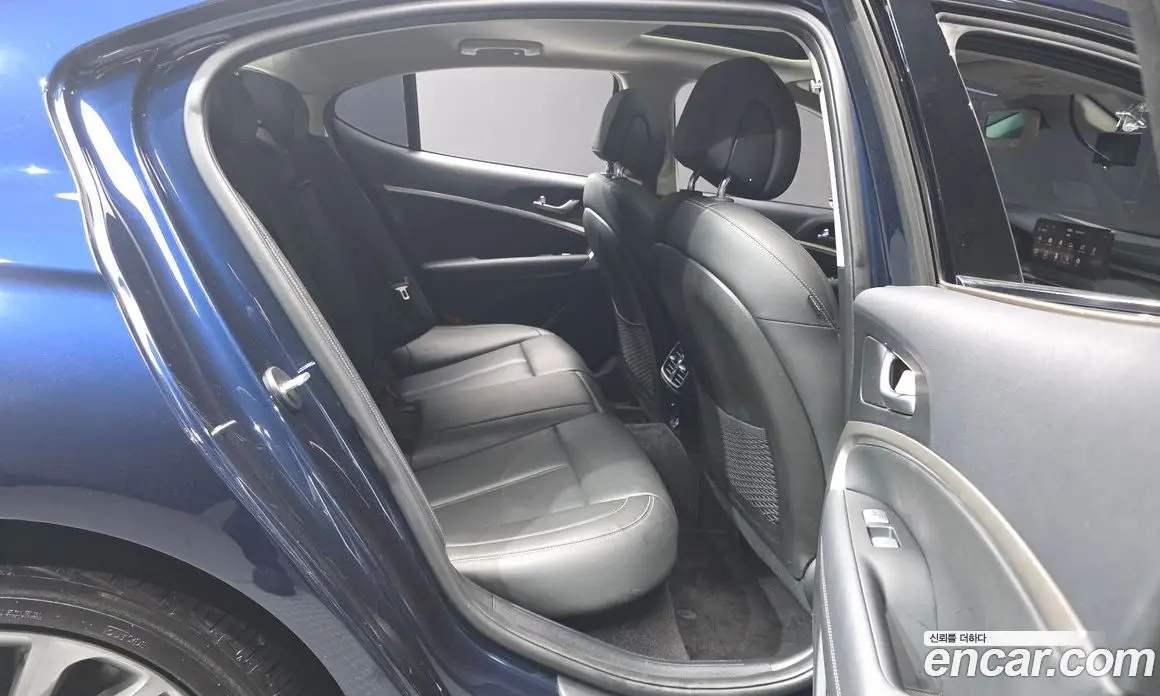 Genesis G70 2021 2.0 автомат (гидро), фото 18 Genesis G70 2021 2.0 автомат (гидро), фото 18