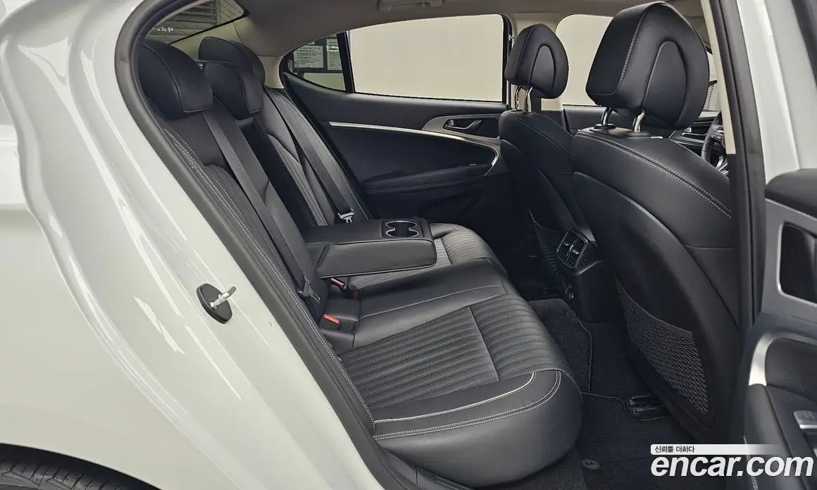 Genesis G70 2021 2.0 автомат (гидро), фото 15 Genesis G70 2021 2.0 автомат (гидро), фото 15