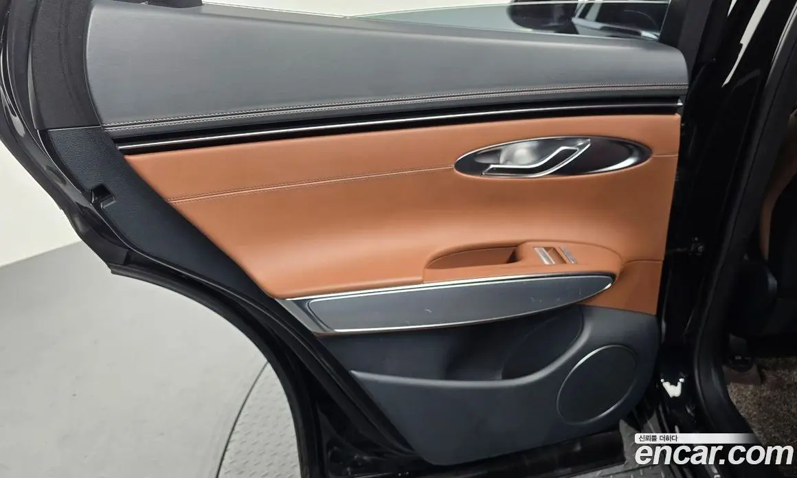 Genesis GV70 2021 2.5 автомат (гидро), фото 15 Genesis GV70 2021 2.5 автомат (гидро), фото 15
