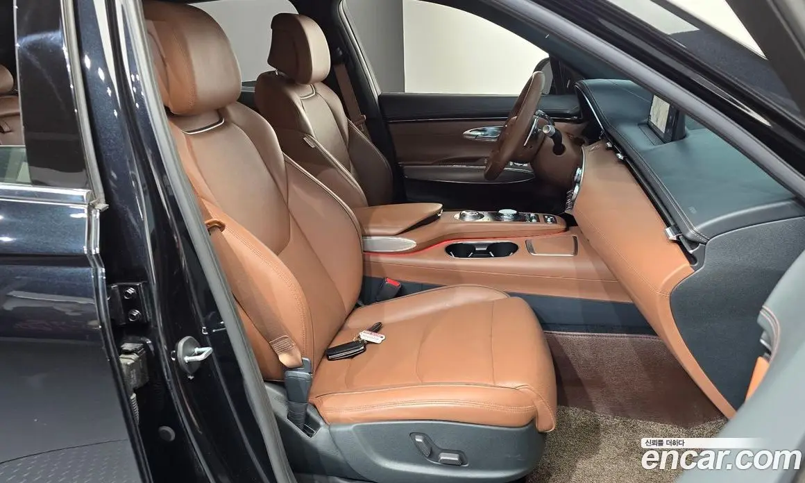 Genesis GV70 2021 2.5 автомат (гидро), фото 16 Genesis GV70 2021 2.5 автомат (гидро), фото 16