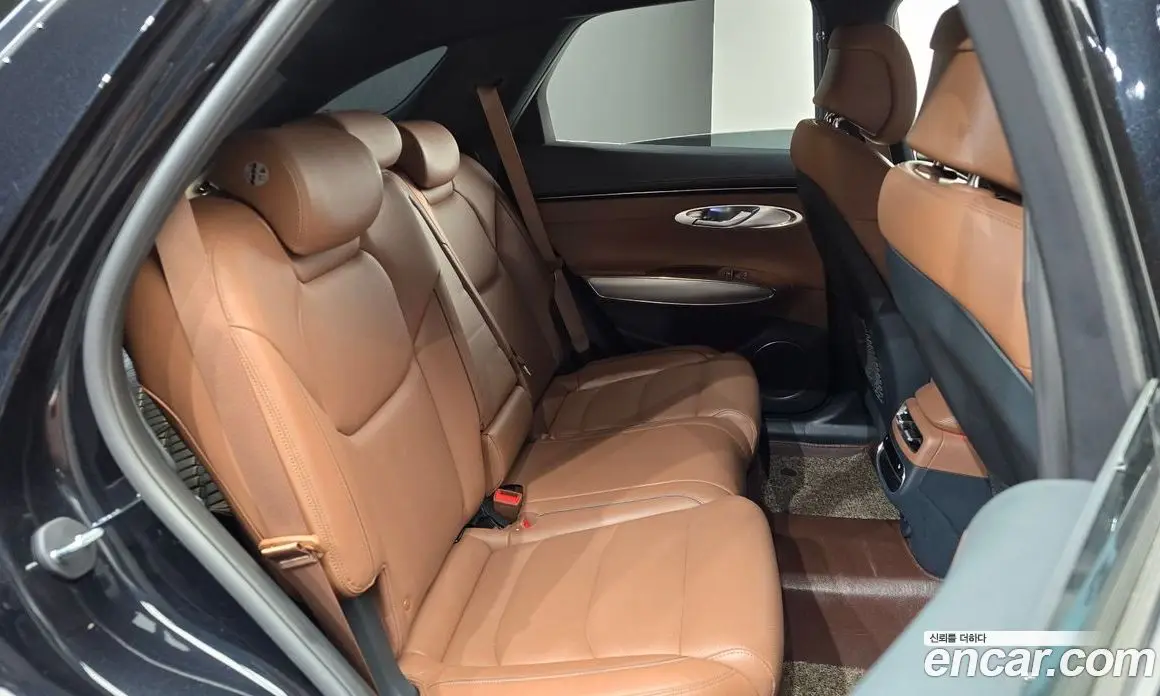Genesis GV70 2021 2.5 автомат (гидро), фото 17 Genesis GV70 2021 2.5 автомат (гидро), фото 17