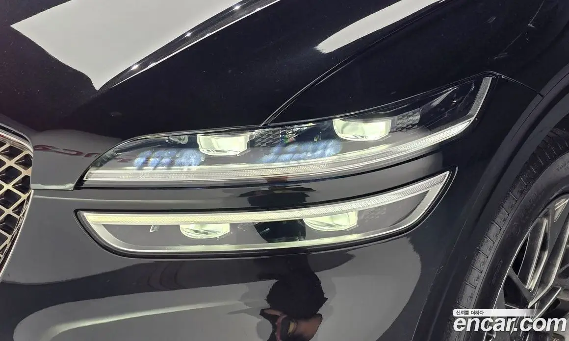 Genesis GV70 2021 2.5 автомат (гидро), фото 8 Genesis GV70 2021 2.5 автомат (гидро), фото 8