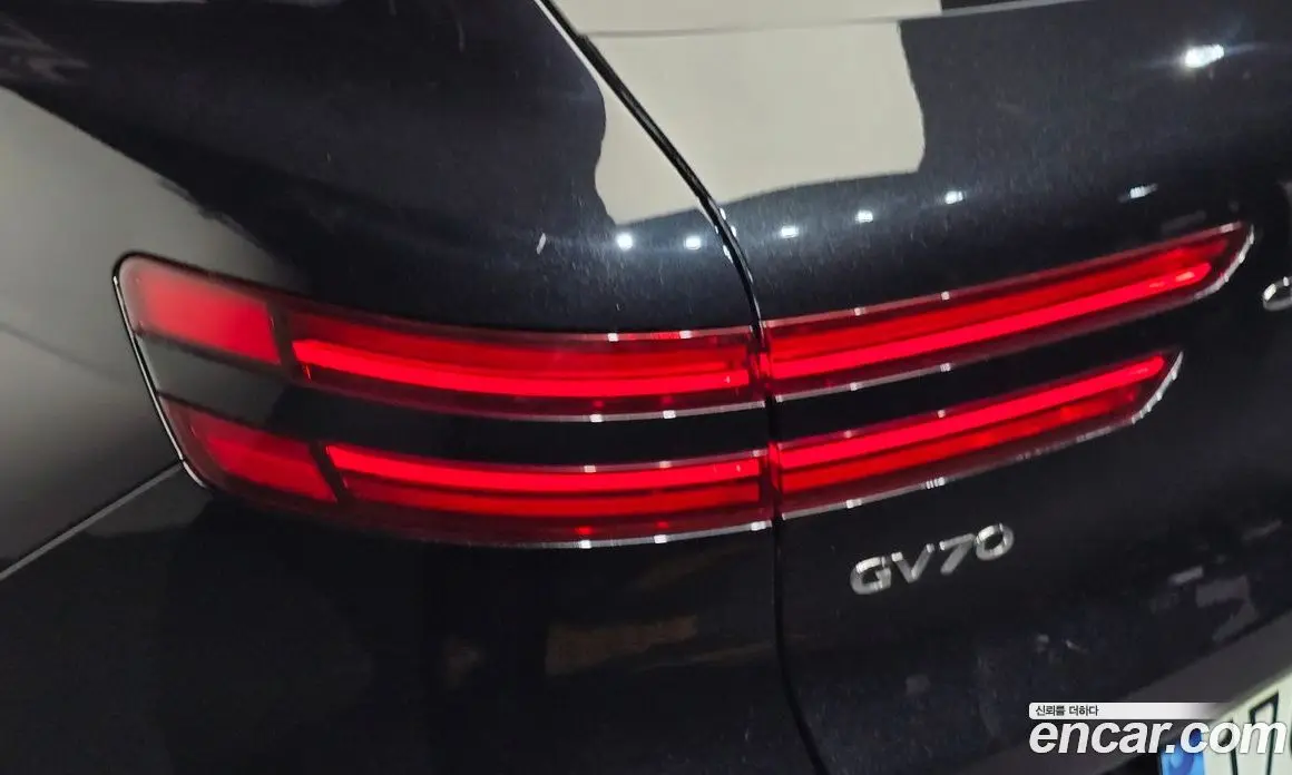Genesis GV70 2021 2.5 автомат (гидро), фото 9 Genesis GV70 2021 2.5 автомат (гидро), фото 9