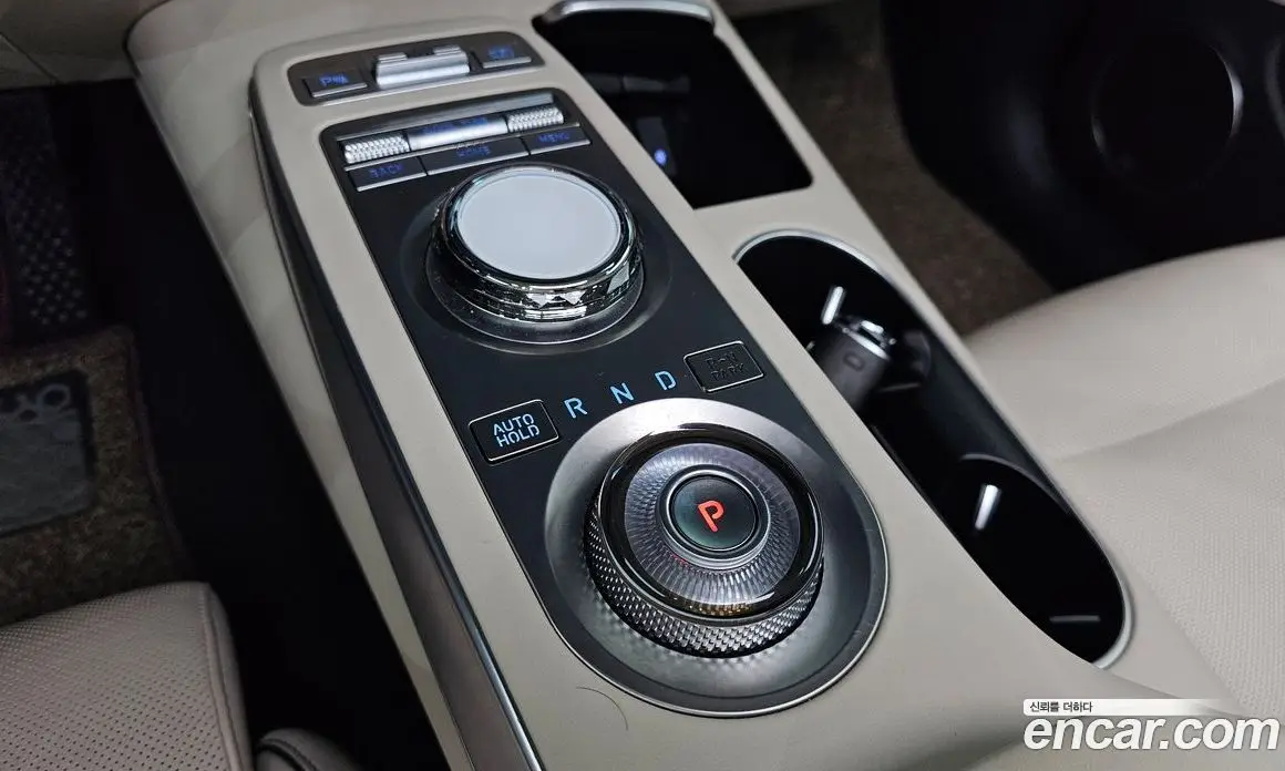 Genesis GV70 2021 2.5 автомат (гидро), фото 12 Genesis GV70 2021 2.5 автомат (гидро), фото 12