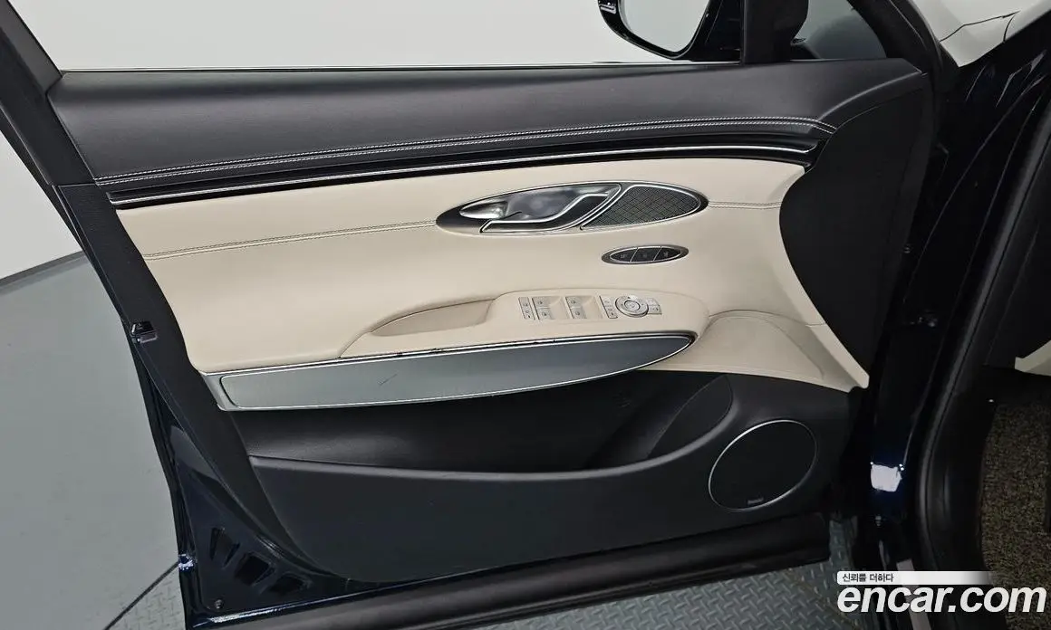 Genesis GV70 2021 2.5 автомат (гидро), фото 14 Genesis GV70 2021 2.5 автомат (гидро), фото 14