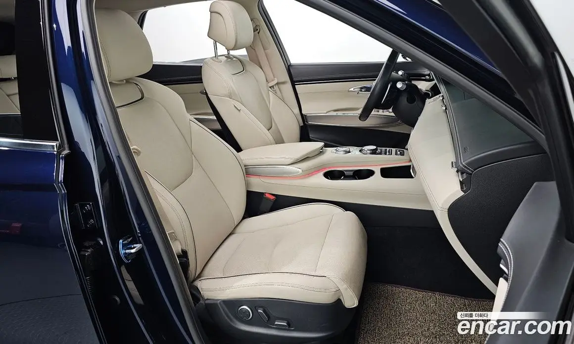 Genesis GV70 2021 2.5 автомат (гидро), фото 16 Genesis GV70 2021 2.5 автомат (гидро), фото 16