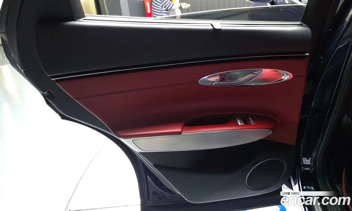 Genesis GV70 2021 2.5 автомат (гидро), фото 15 Genesis GV70 2021 2.5 автомат (гидро), фото 15