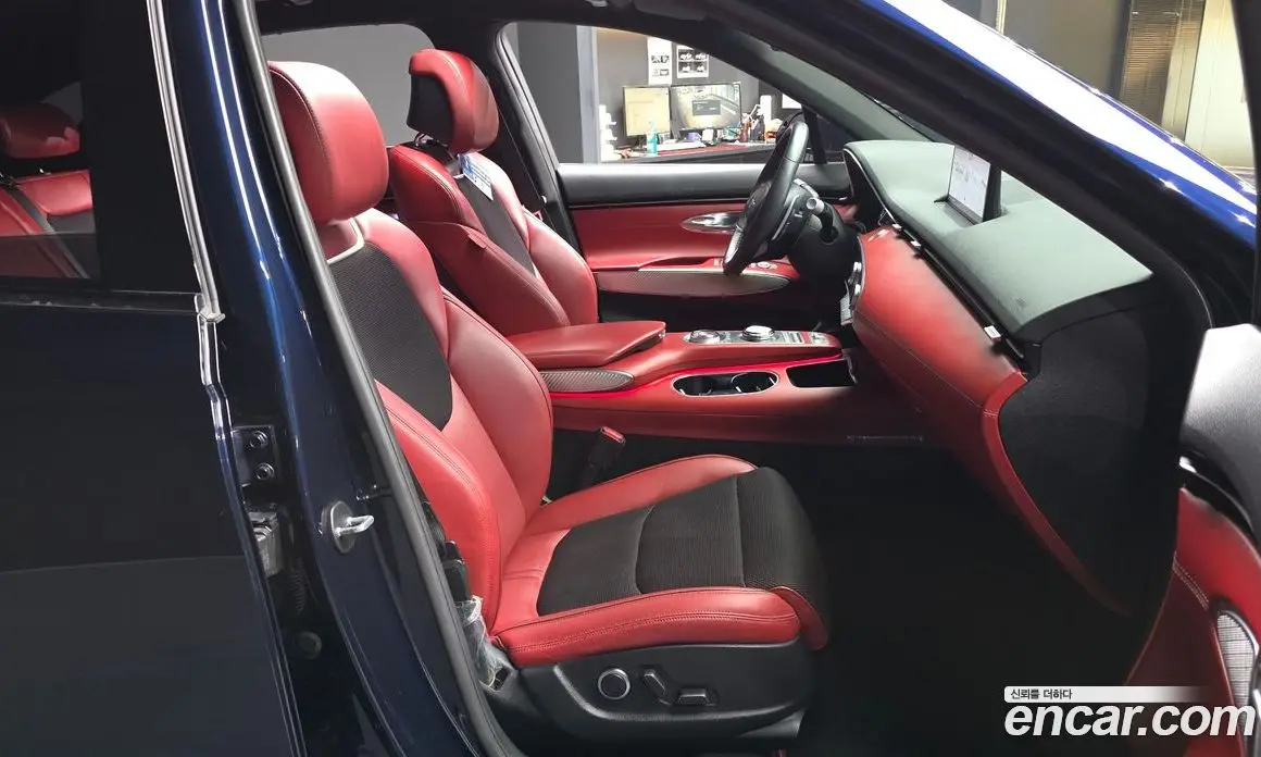 Genesis GV70 2021 2.5 автомат (гидро), фото 17 Genesis GV70 2021 2.5 автомат (гидро), фото 17