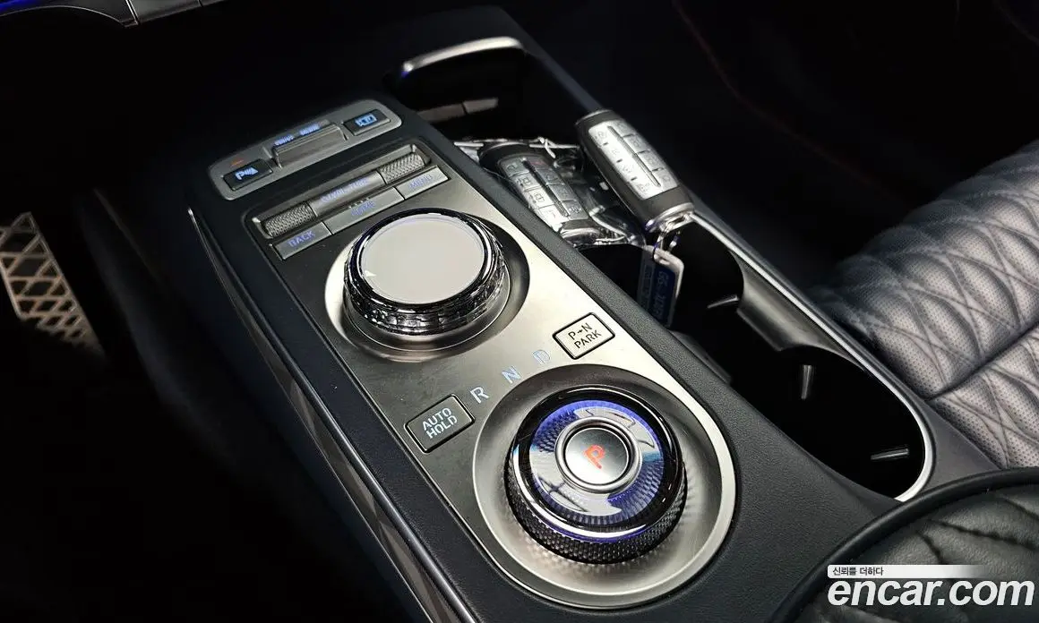 Genesis GV70 2021 2.5 автомат (гидро), фото 12 Genesis GV70 2021 2.5 автомат (гидро), фото 12