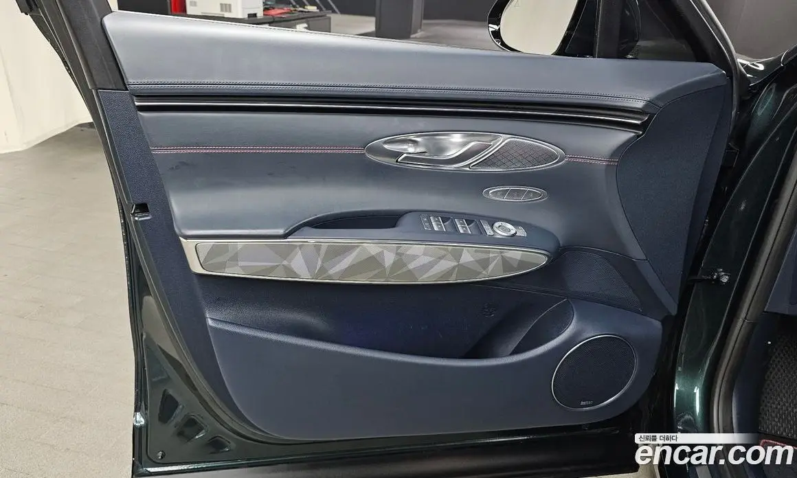 Genesis GV70 2021 2.5 автомат (гидро), фото 14 Genesis GV70 2021 2.5 автомат (гидро), фото 14