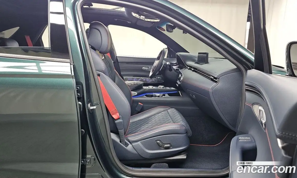 Genesis GV70 2021 2.5 автомат (гидро), фото 17 Genesis GV70 2021 2.5 автомат (гидро), фото 17