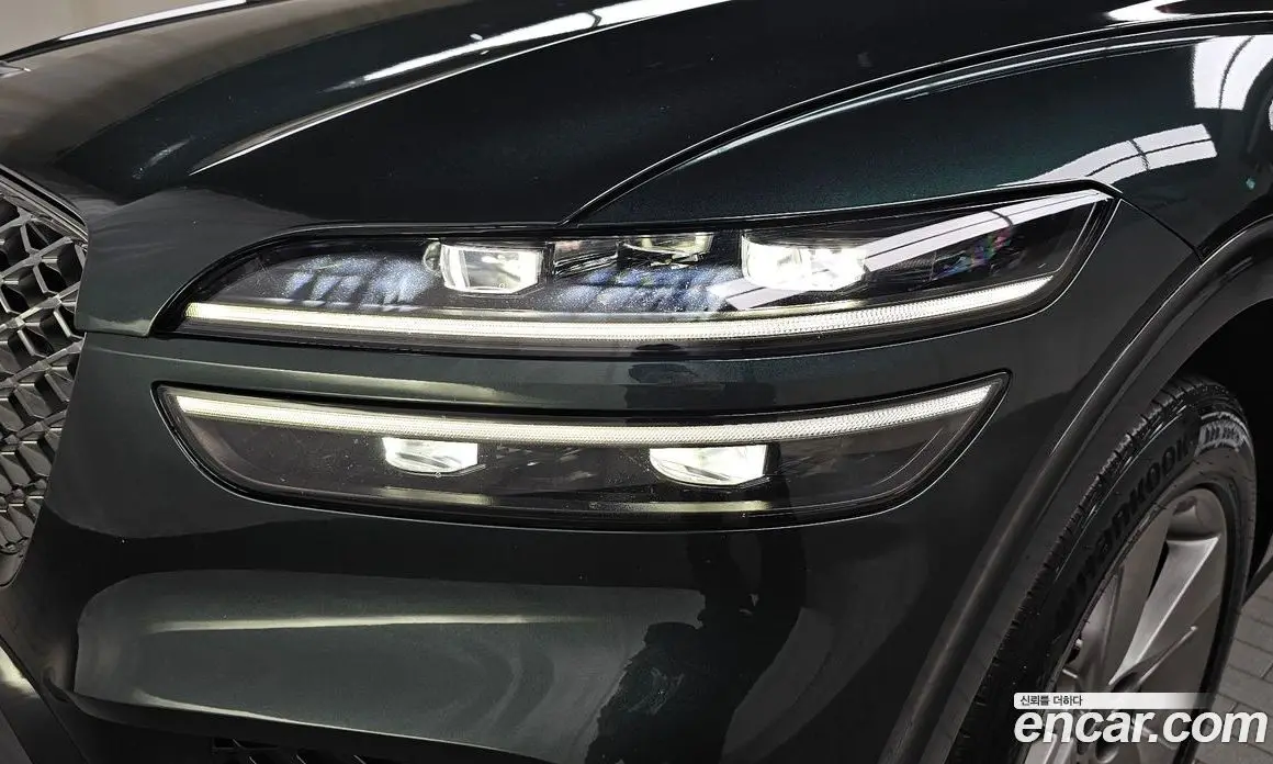 Genesis GV70 2021 2.5 автомат (гидро), фото 8 Genesis GV70 2021 2.5 автомат (гидро), фото 8