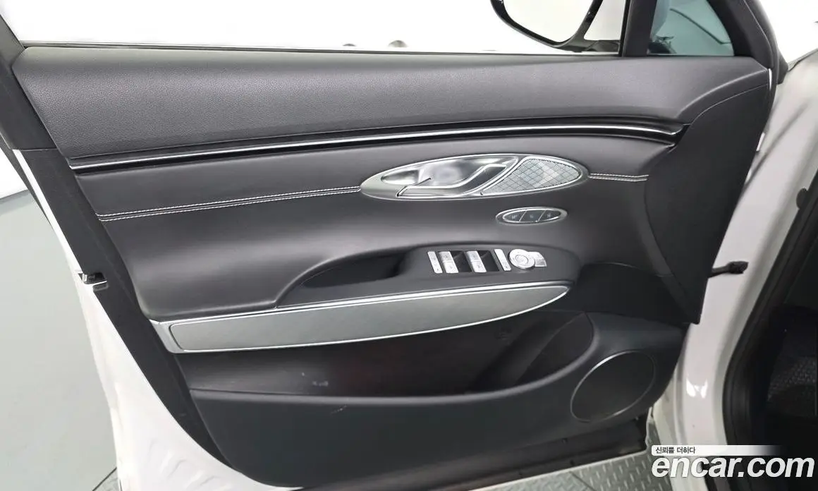 Genesis GV70 2022 0.1 автомат (гидро), фото 14