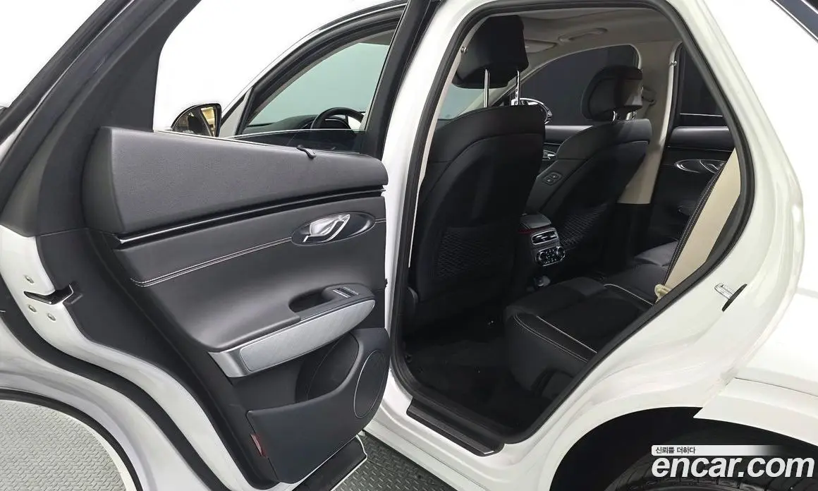 Genesis GV70 2022 0.1 автомат (гидро), фото 16
