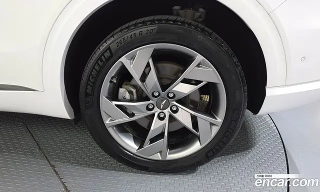 Genesis GV70 2022 0.1 автомат (гидро), миниатюра 7