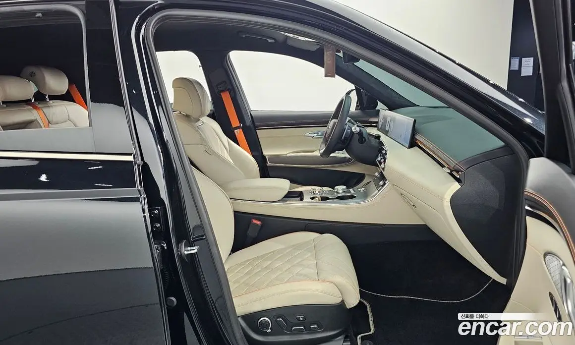 Genesis GV70 2025 2.5 автомат (гидро), фото 17
