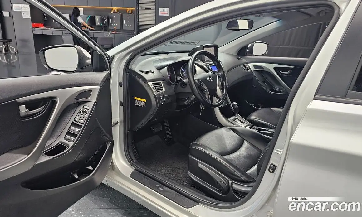 Hyundai Avante 2012 1.6 автомат (гидро), фото 12