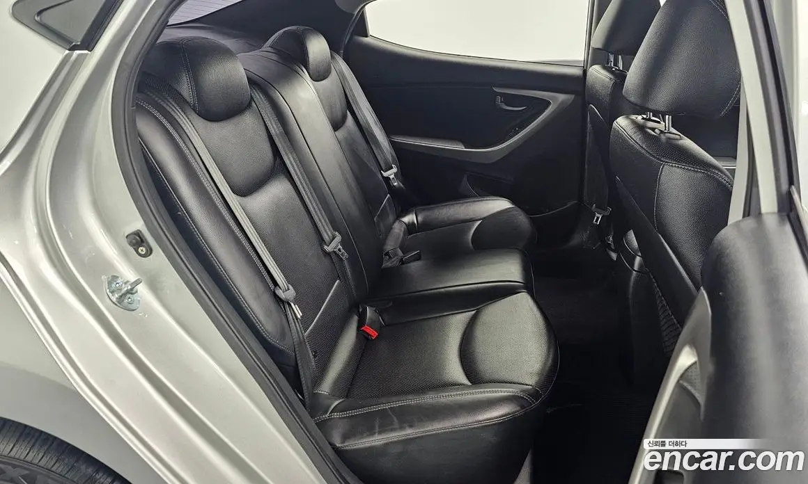 Hyundai Avante 2012 1.6 автомат (гидро), фото 16