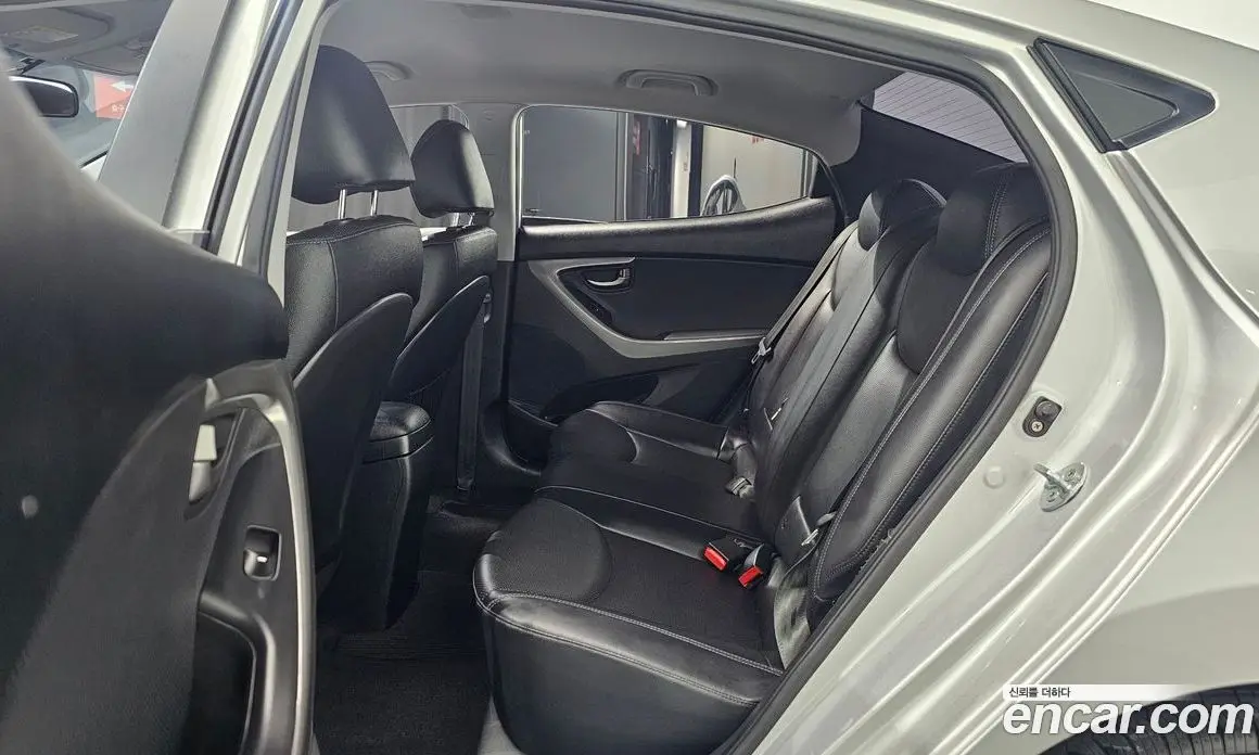 Hyundai Avante 2012 1.6 автомат (гидро), фото 17