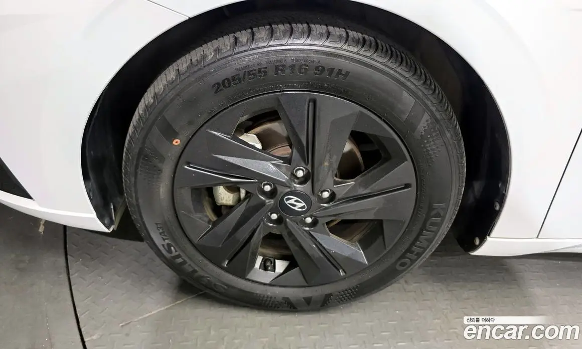 Hyundai Avante 2022 1.6 автомат (гидро), фото 5