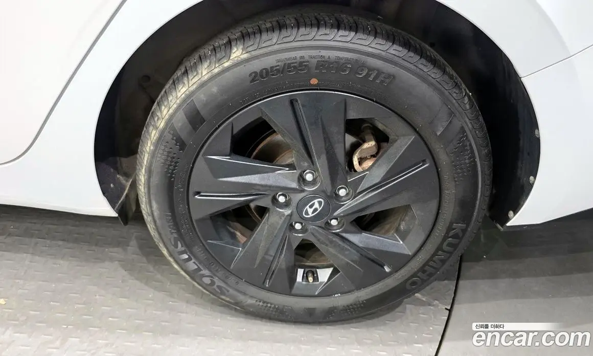 Hyundai Avante 2022 1.6 автомат (гидро), фото 7