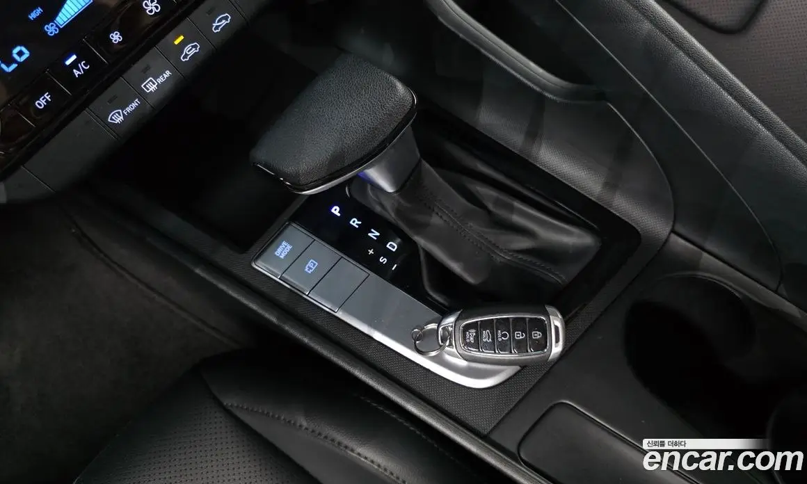 Hyundai Avante 2023 1.6 автомат (гидро), фото 11