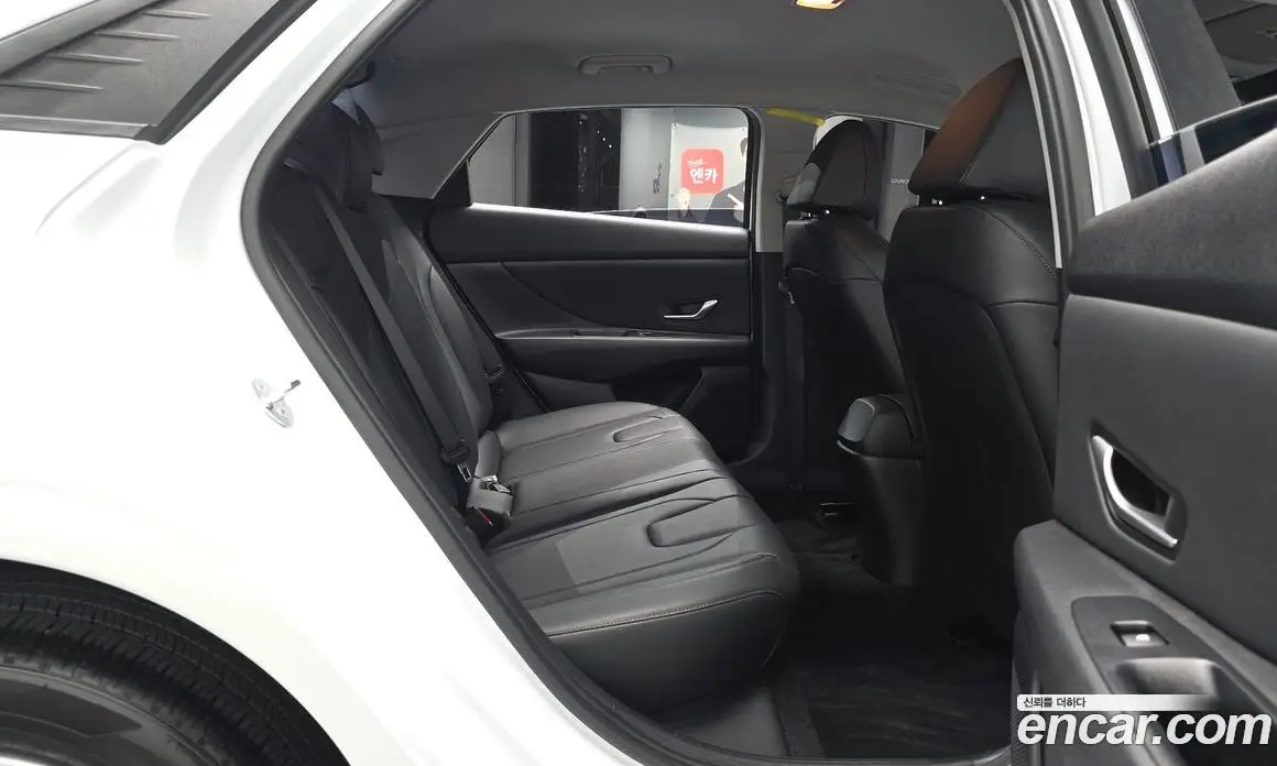 Hyundai Avante 2023 1.6 автомат (гидро), фото 16