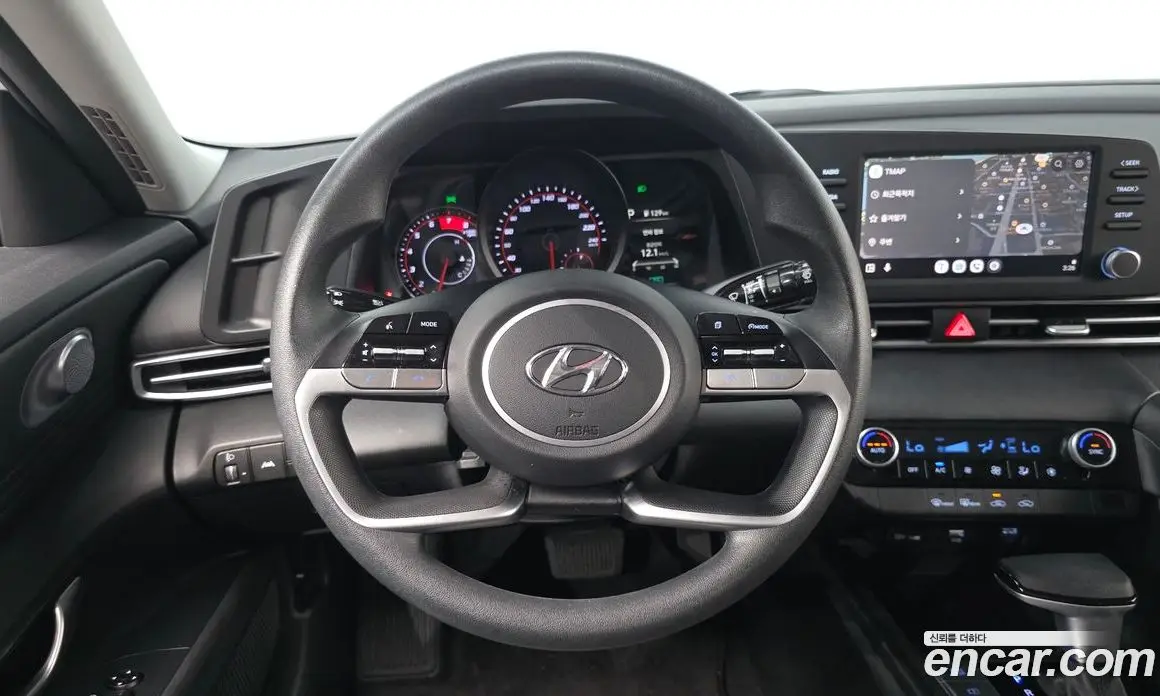 Hyundai Avante 2023 1.6 автомат (гидро), фото 17