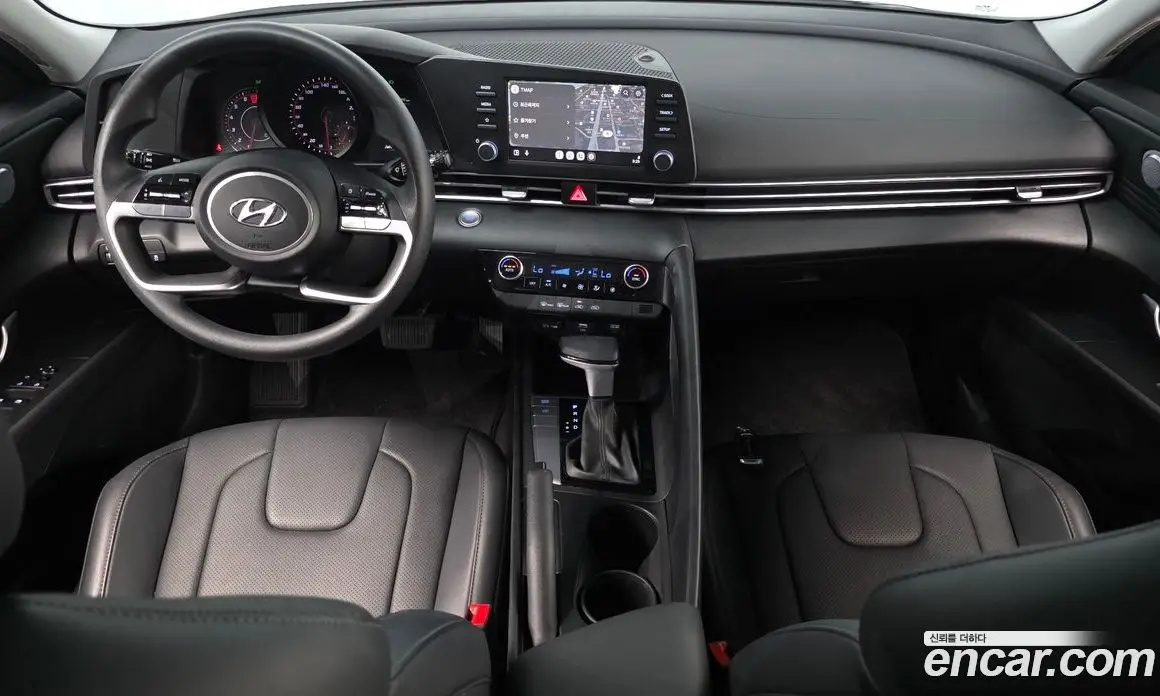 Hyundai Avante 2023 1.6 автомат (гидро), фото 9