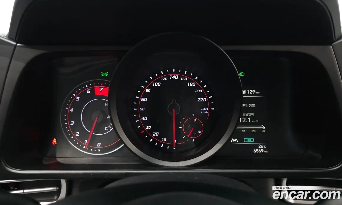 Hyundai Avante 2023 1.6 автомат (гидро), фото 10