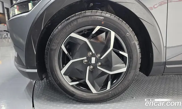 Hyundai Ioniq 5 2023 0.1 автомат (гидро), миниатюра 4