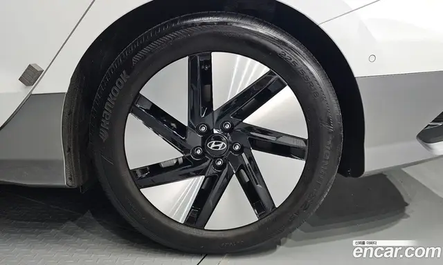 Hyundai Ioniq 6 2023 0.1 автомат (гидро), миниатюра 7