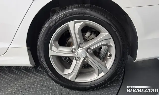 Hyundai Sonata 2017 2.0 автомат (гидро), миниатюра 7 Hyundai Sonata 2017 2.0 автомат (гидро), миниатюра 7
