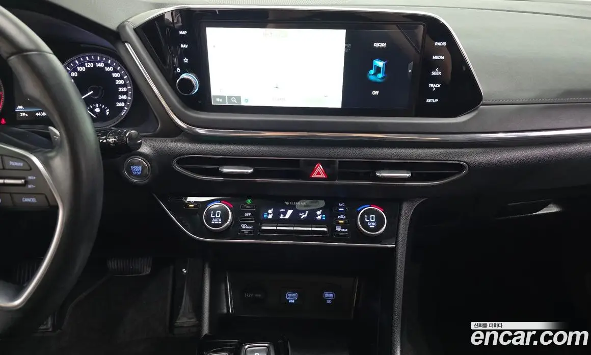 Hyundai Sonata 2022 2.0 автомат (гидро), фото 19