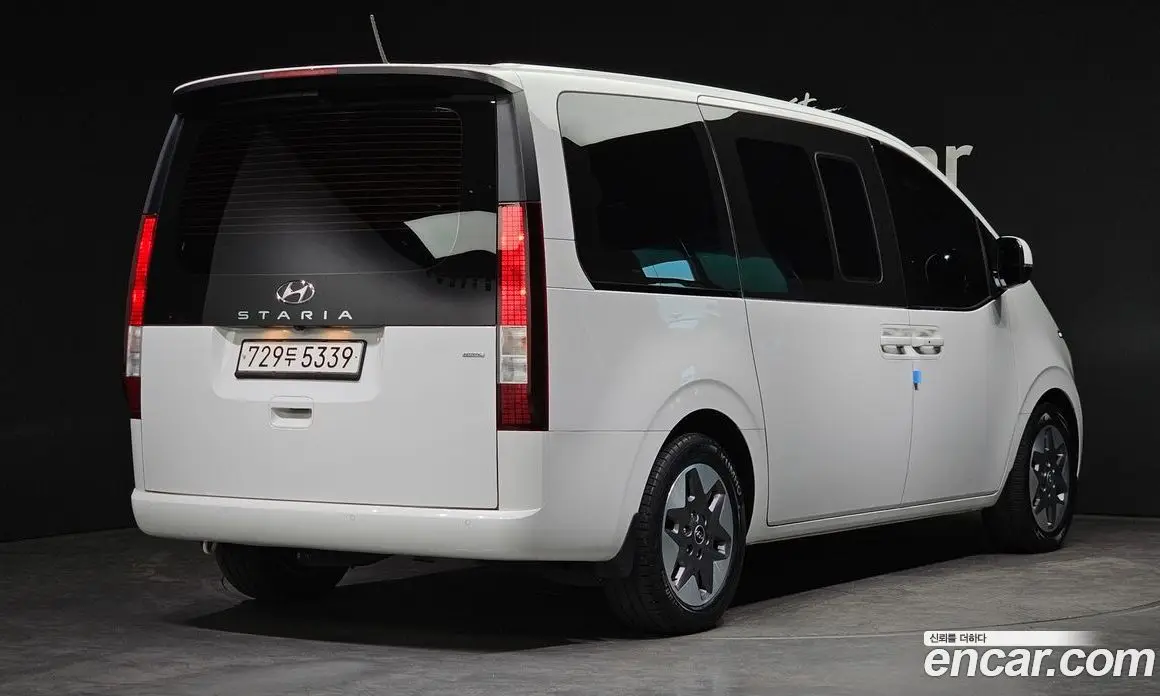 Hyundai Staria 2022 2.2 автомат (гидро), фото 2 Hyundai Staria 2022 2.2 автомат (гидро), фото 2