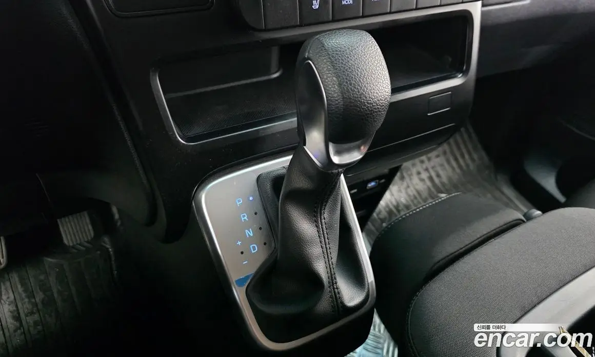 Hyundai Staria 2022 2.2 автомат (гидро), фото 12