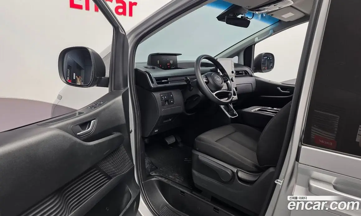 Hyundai Staria 2022 2.2 автомат (гидро), фото 13