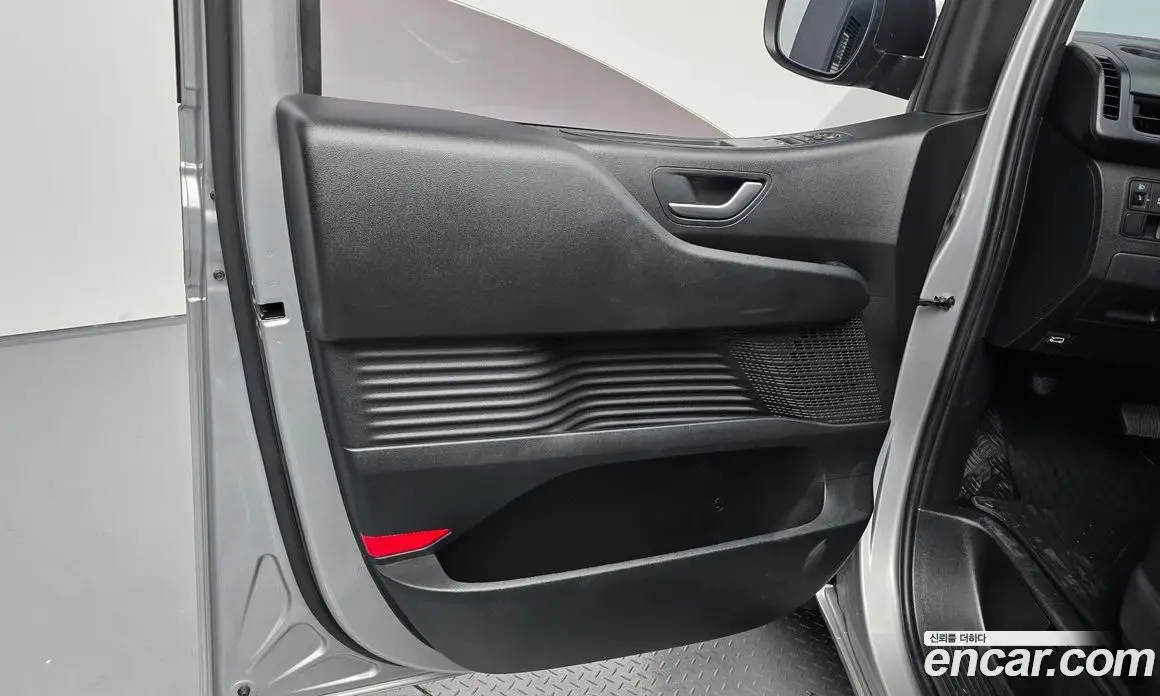 Hyundai Staria 2022 2.2 автомат (гидро), фото 14