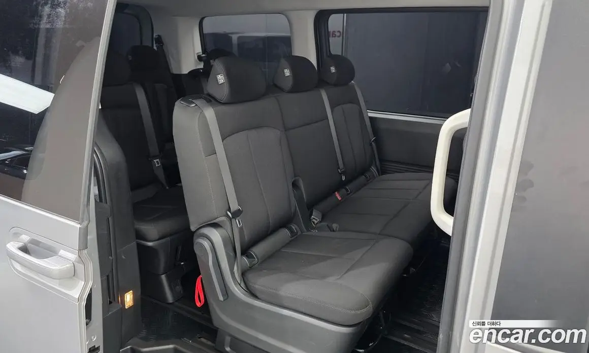 Hyundai Staria 2022 2.2 автомат (гидро), фото 18