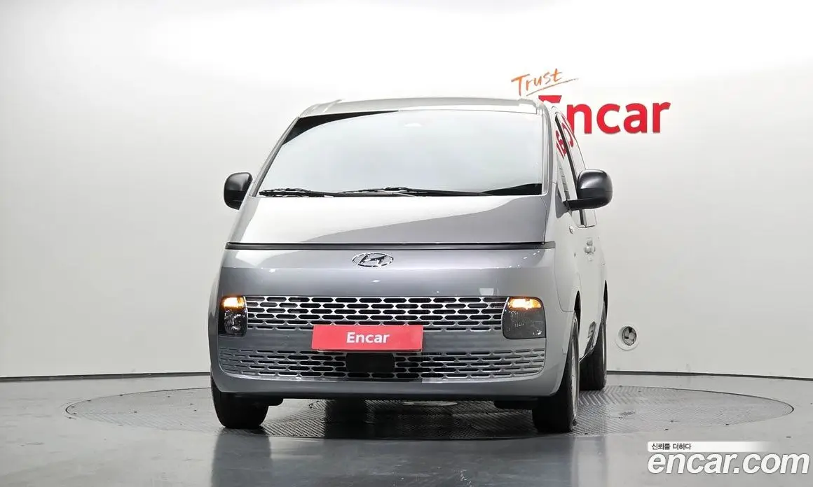 Hyundai Staria 2022 2.2 автомат (гидро), фото 3