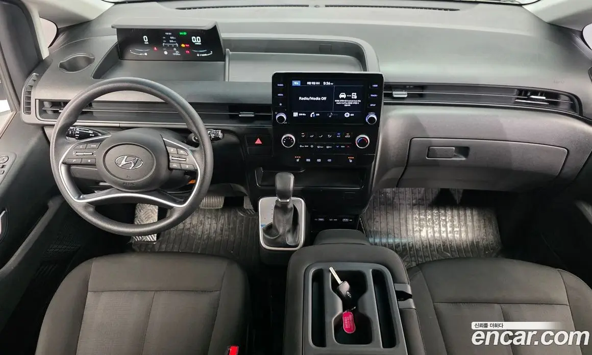 Hyundai Staria 2022 2.2 автомат (гидро), фото 10