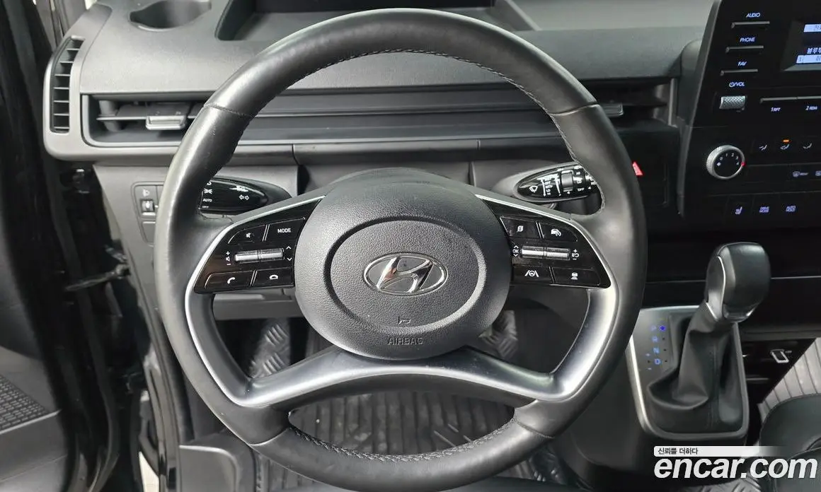 Hyundai Staria 2023 2.2 автомат (гидро), фото 18